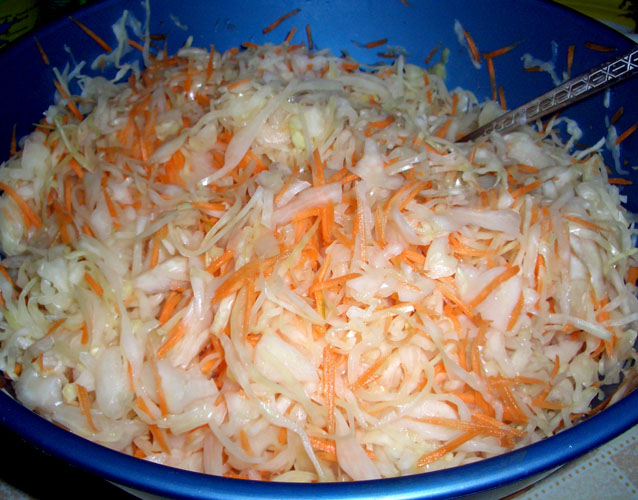 Sauerkraut nang hindi pinipilit