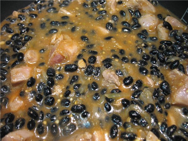 Frijoles negros con pavo