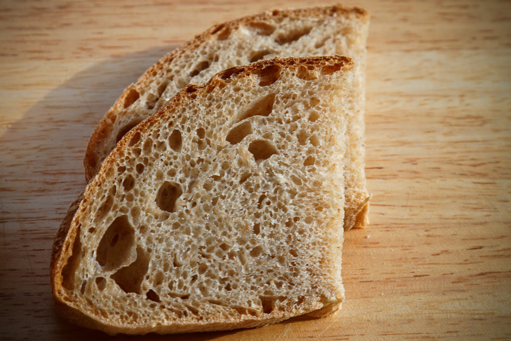 Pane di grano rustico (Pane Bigio) al forno