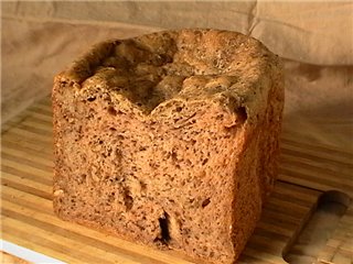 Wheat-buckwheat bread with poppy seeds, flax seeds, walnuts