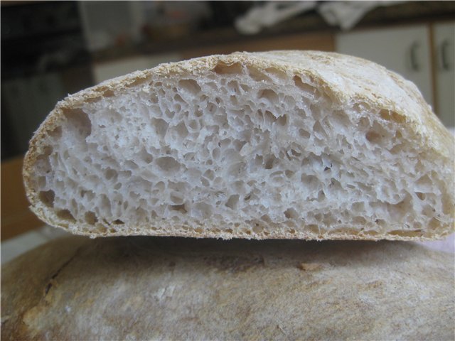 Pane vecchio di Como (Pane di Como Antico) nel forno