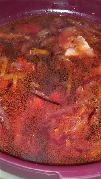 Borscht in TupperKuk (microwave pressure cooker)