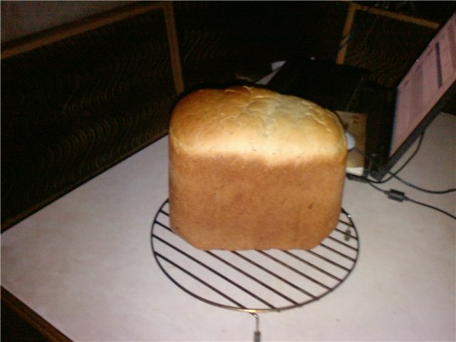 Pane di grano con cipolle fresche (macchina per il pane)