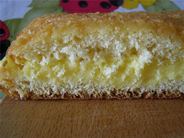 Pastel de crema con picadura de abeja