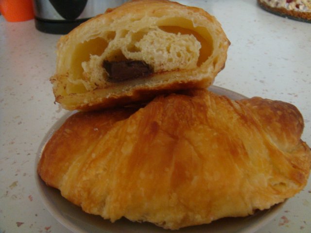 Dry yeast croissants