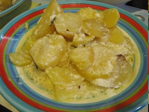 Patate in umido in salsa cremosa