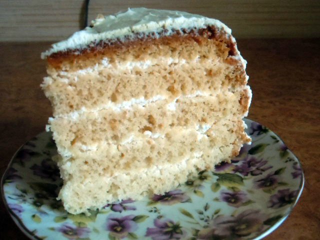 Torta al miele in una pentola a cottura lenta