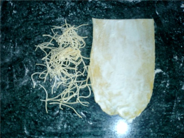 Tagliatelle fatte in casa, ravioli e tutto il necessario per prepararli