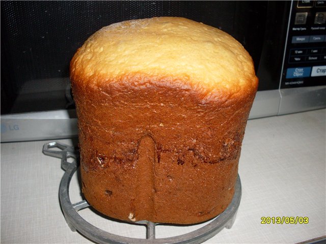 Kulich Royal kenyérsütőben