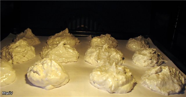 Meringue Coconut