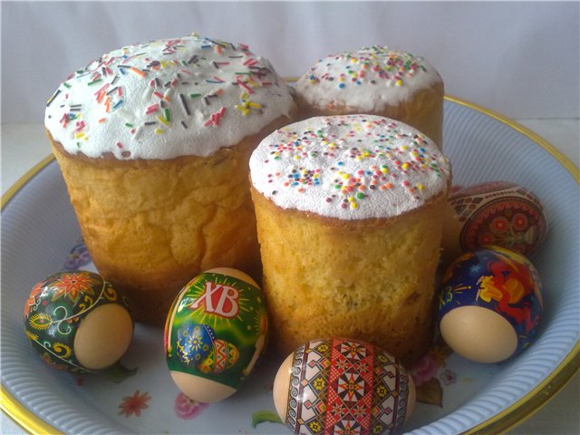 Kulich עם Myasoedovskaya בתנור (כיתת אמן)