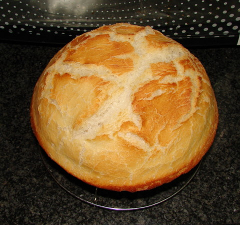 Wheat bread on ripe dough (self-leavening)