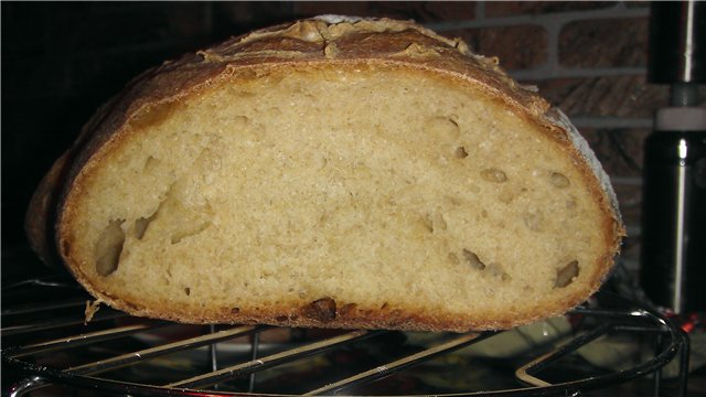 Wheat bread with whole grain flour on ripe dough without yeast