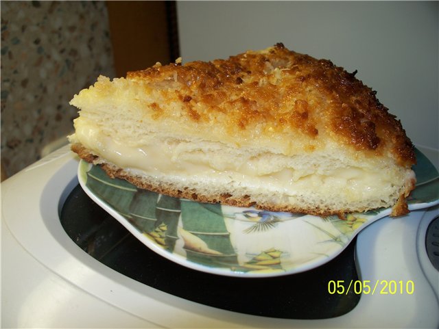 Pastel de crema con picadura de abeja