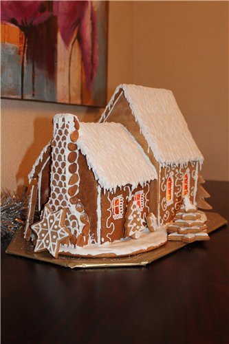 Gingerbread house (how to assemble and decorate)