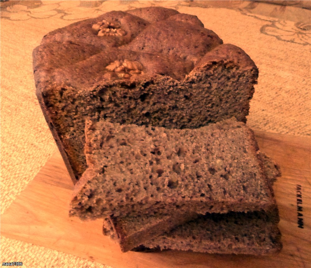 Whole grain nut bread with sourdough