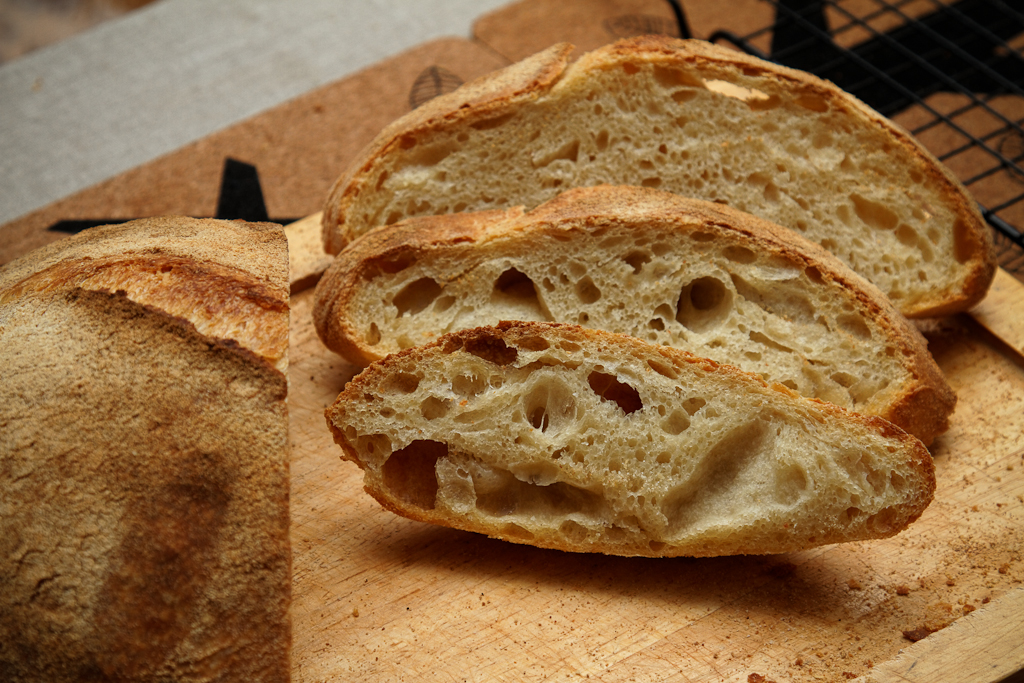 Pan Altamuro (Pane di Altamuro) en el horno