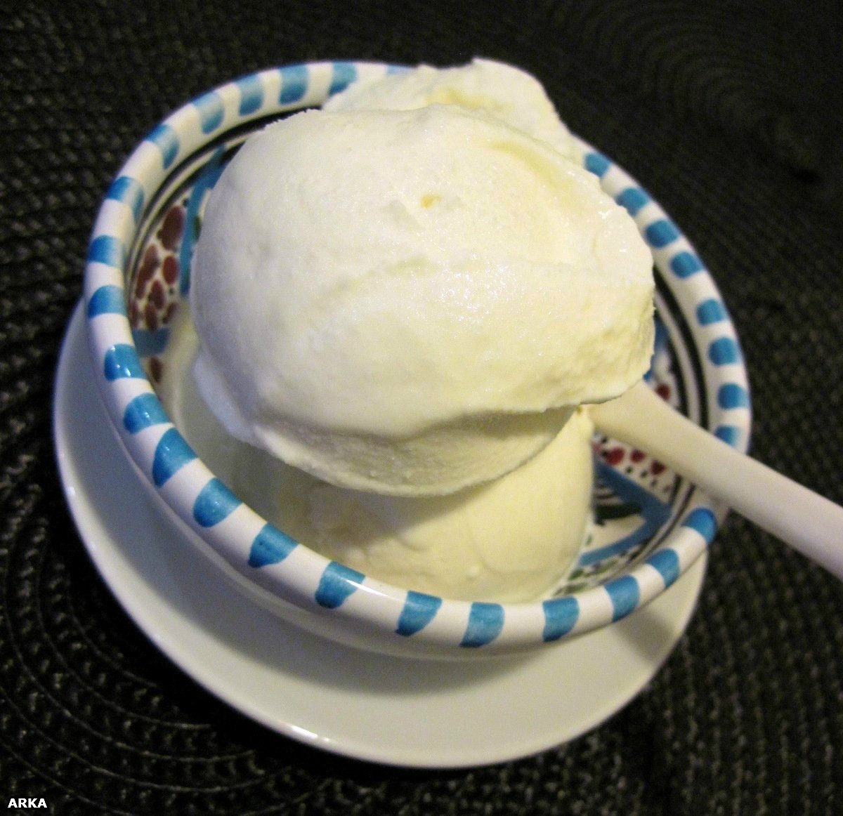 Iba't ibang ice cream Coconut at puting tsokolate