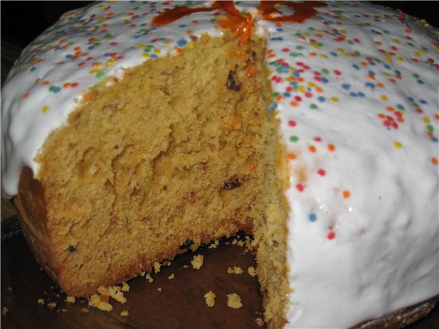 Pastel de Pascua en una olla de cocción lenta