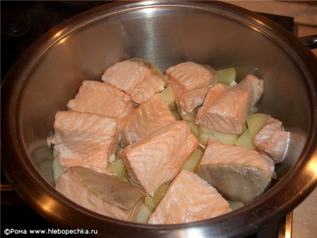 Red fish soup with potatoes