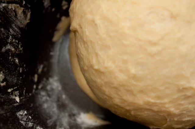 Torta Pokhlebkin e il suo adattamento a una macchina per il pane (master class)