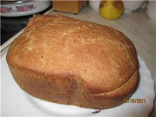 Pan de centeno y trigo simple en una panificadora