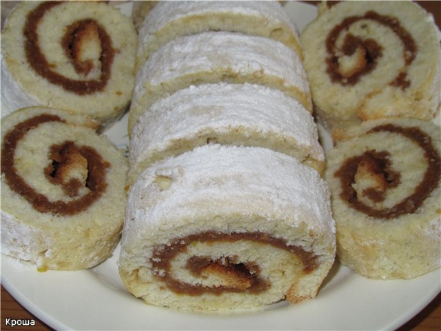 Biscuit roll, baked with filling