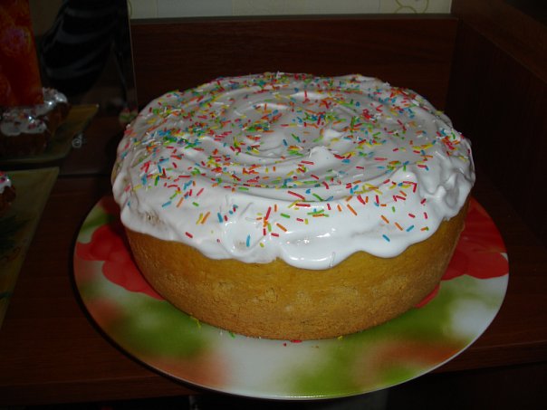 Easter cake in a slow cooker