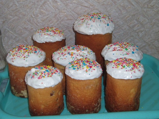 Kulich עם Myasoedovskaya בתנור (כיתת אמן)