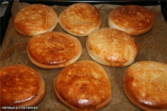 Focaccia con panna acida (ricetta GOST)