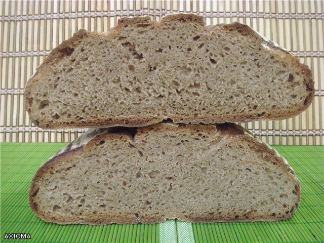 Pane di segale di grano con lievito naturale di segale.