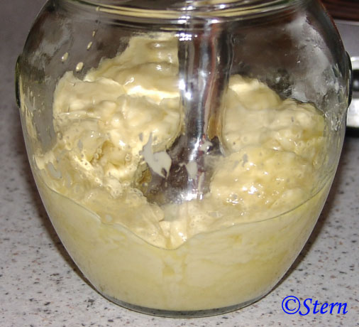 Making mayonnaise