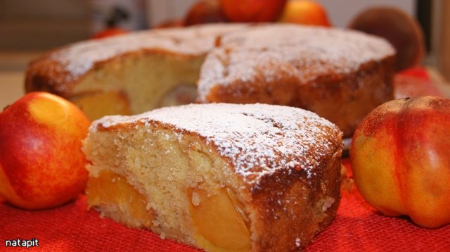 Torta di pesche noci