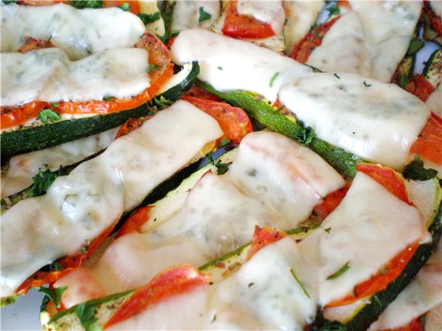 Fette di zucchine con formaggio