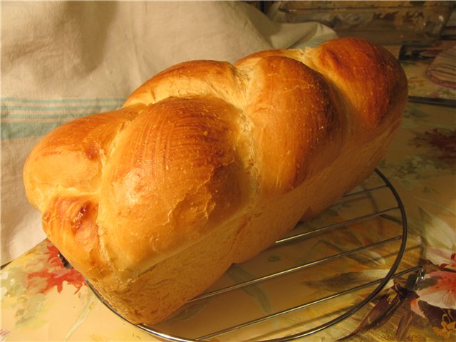 Lithuanian challah in the oven