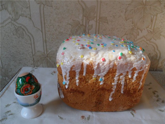 Kulich Koninklijke spelbreker in een broodbakmachine