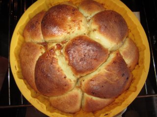 Bollos buhtle con mermelada y salsa de vainilla