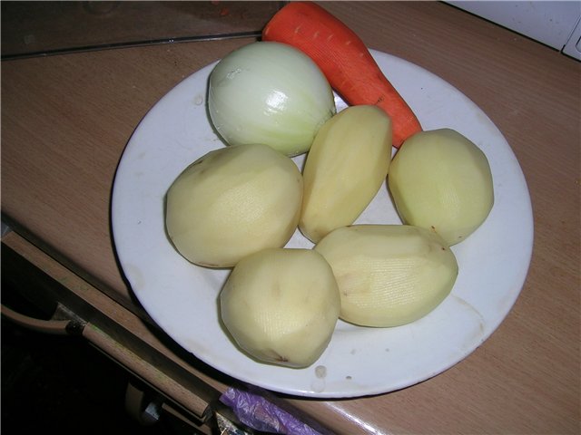 Sopa de perdiz con picatostes de eneldo (olla a presión Polaris 0205 AD)