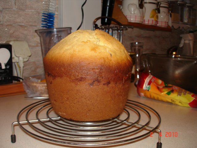 Torta di pasta viennese in una macchina per il pane