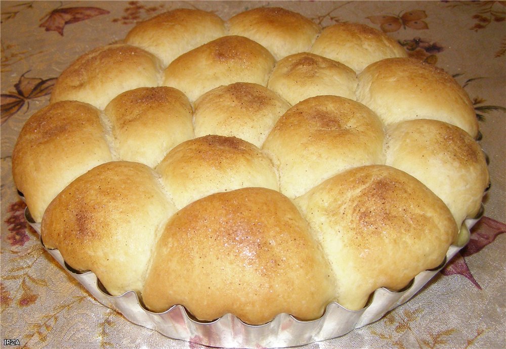 Bollos buhtle con mermelada y salsa de vainilla