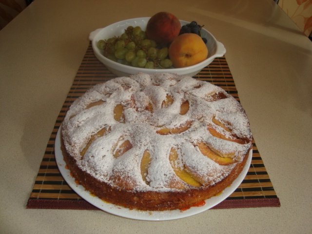 Torta di pesche noci