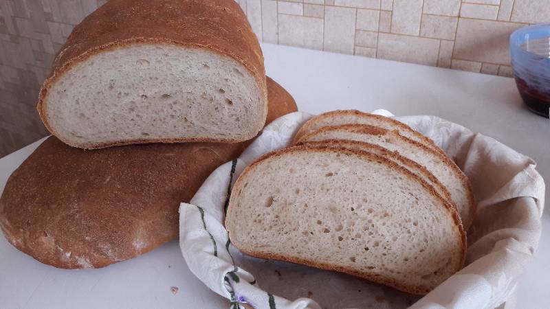 Pan de trigo sobre masa madura (autoleudado)