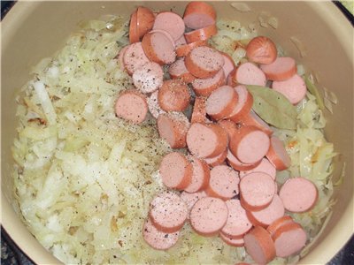 Stewed cabbage (light) in a Brand 6050 pressure cooker