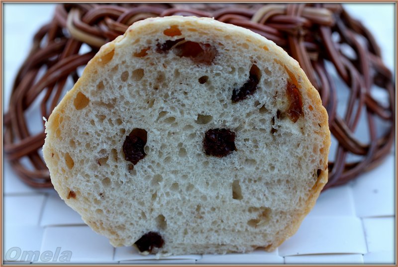 Mga mag-atas na Raisin Buns