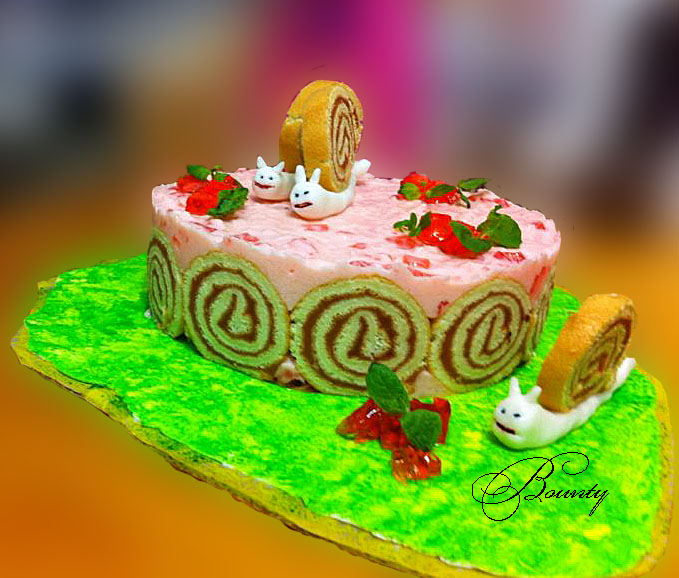 Happy Snails Cake