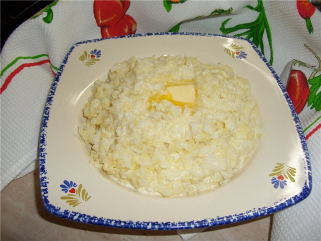 Milk rice porridge at dawa (mga resipe) sa isang multicooker na Panasonic SR-TMH18