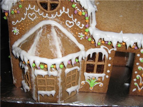 Gingerbread house (how to assemble and decorate)