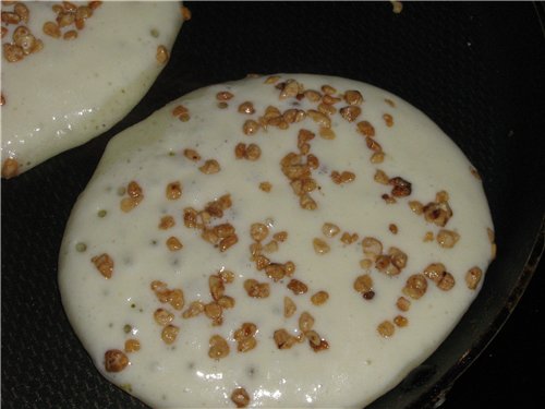 Panqueques de kéfir con horneado caliente (dulce)