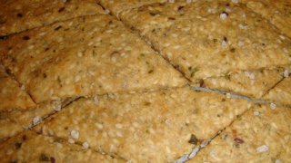 Whole grain crackers with sunflower, flax and sesame seeds (Peter Reinhart)