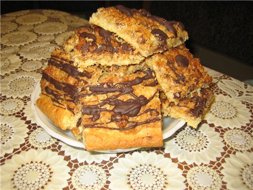 Aprire la torta di noci di pasta frolla